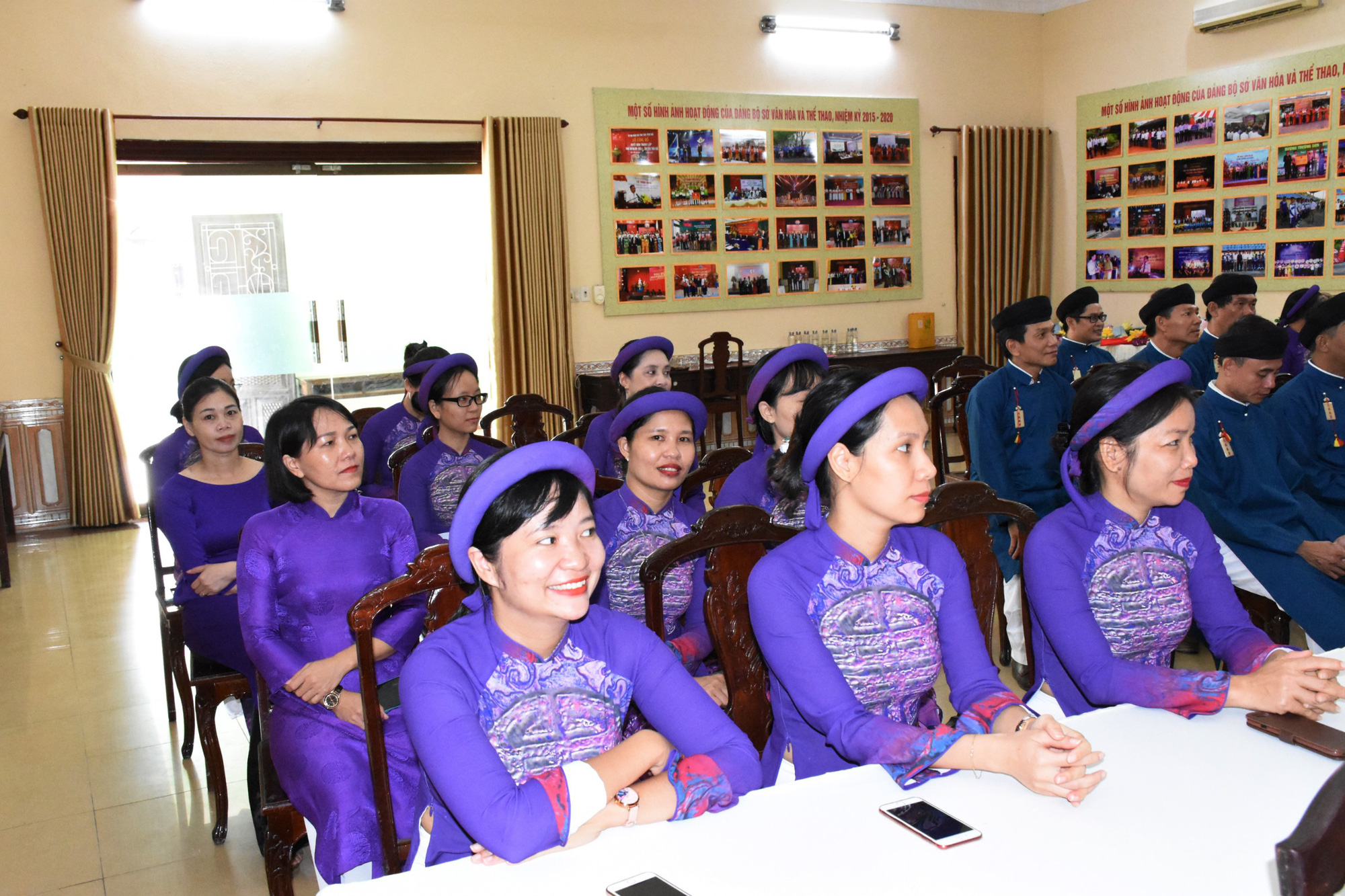 L&atilde;nh đạo ng&agrave;nh văn h&oacute;a l&ecirc;n tiếng chuyện nam c&ocirc;ng chức mang &aacute;o d&agrave;i ngũ th&acirc;n đến c&ocirc;ng sở - Ảnh 6.