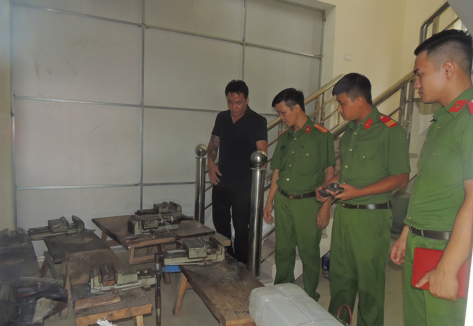 Sản xuất hàng trăm kg đạn chì súng hơi rồi ngang nhiên rao bán trên Facebook