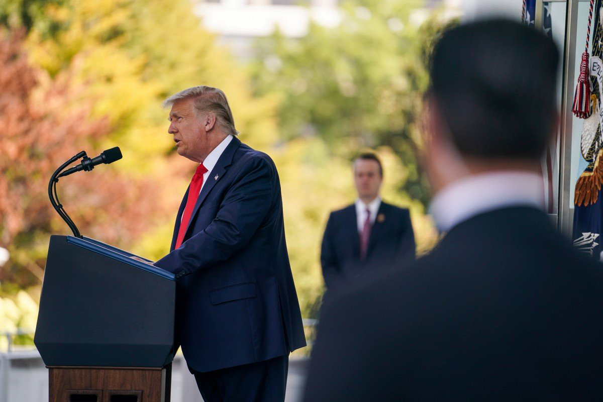 Tổng thống Trump cảnh báo công ty Mỹ làm ăn với Trung Quốc
