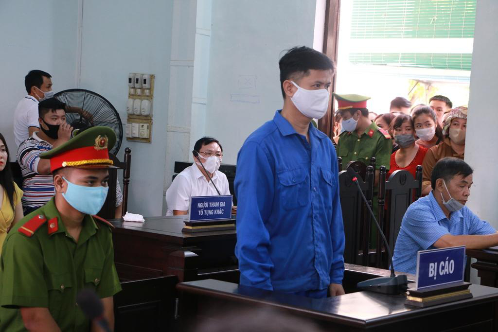 Cựu b&aacute;c sĩ da liễu bị c&aacute;o buộc hiếp d&acirc;m nữ điều dưỡng cho rằng bị bức cung, dụ cung? - Ảnh 3.