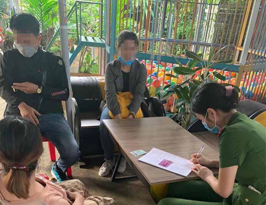 Nhân viên y tế cùng chồng lén lút tiêm vắc-xin bạch hầu