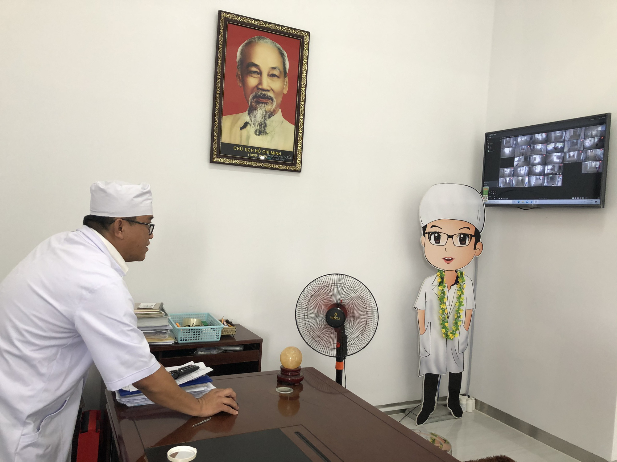 “Tâm thư” của vị bác sĩ chăm sóc 53 trẻ không có bố mẹ cách ly cùng ở Bình Dương - Ảnh 1.