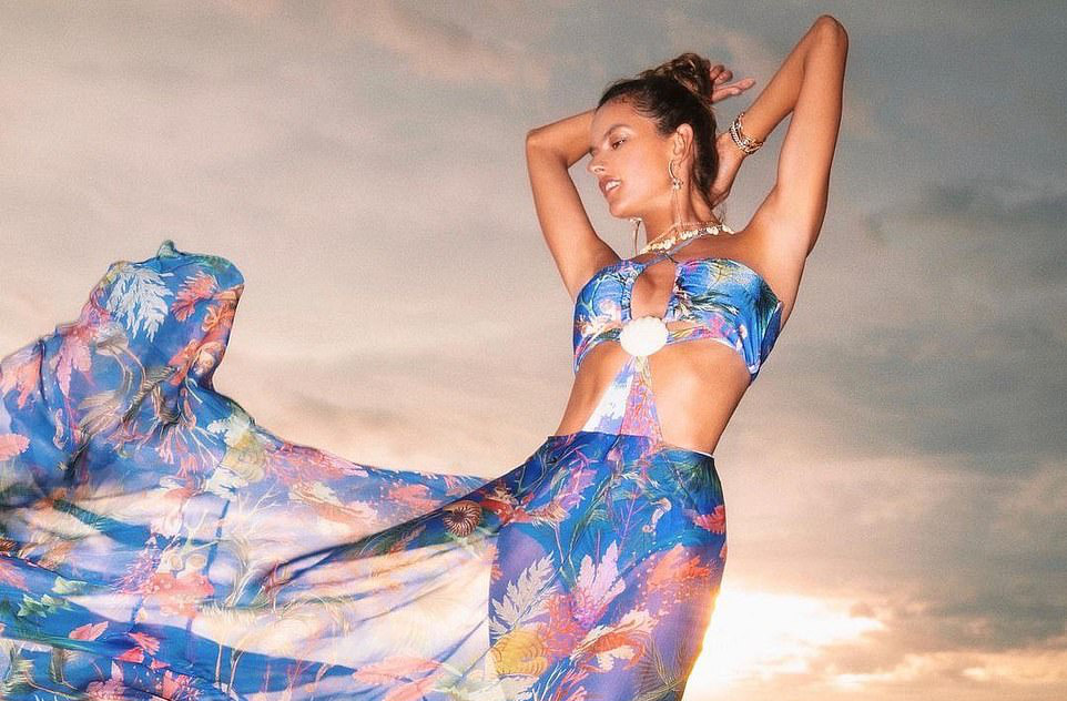 "Bỏng mắt" với những hình ảnh mới nhất về siêu mẫu Alessandra Ambrosio