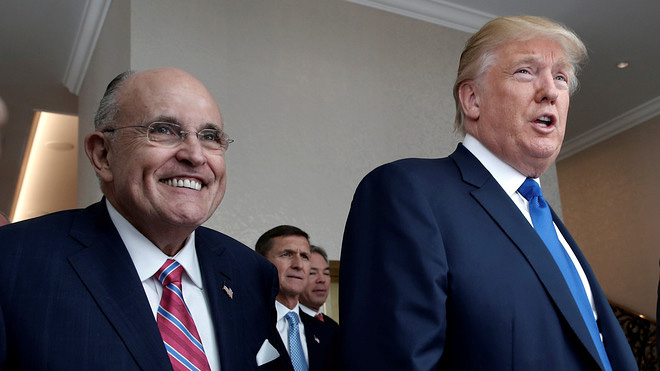 Tổng thống Donald Trump làm gì trong lúc quốc hội “dầu sôi lửa bỏng”?
