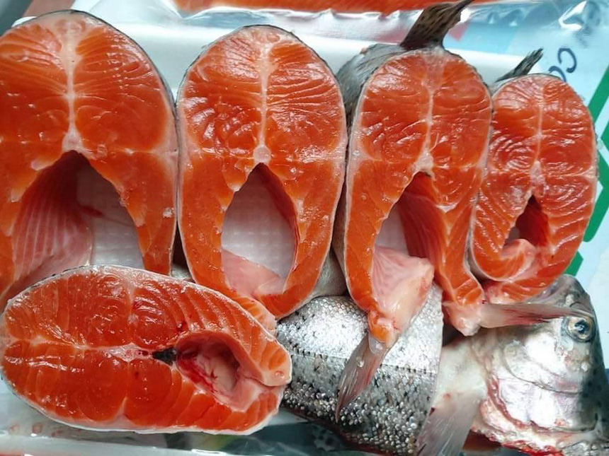 Cá hồi Sa Pa giảm giá sâu, còn 110.000 đồng/kg