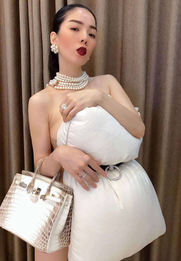 Lệ Quyên - Lý Nhã Kỳ: Hột xoàn là chị, em là kim cương - Ảnh 3.