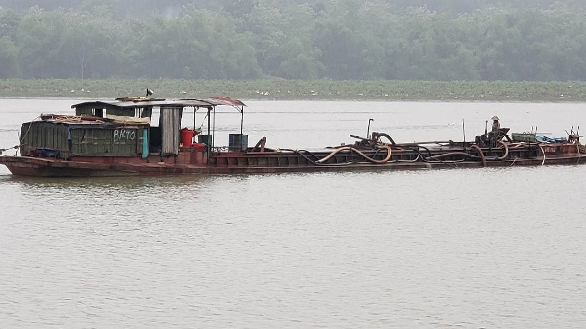 Xuồng tuần tra của 3 cán bộ công an bị va chạm lật úp, 1 trung tá tử vong