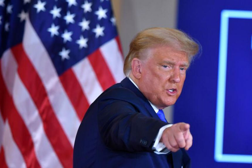 Tổng thống Trump tiếp tục gây sốc đại gia công nghệ trong tuần cuối cùng?