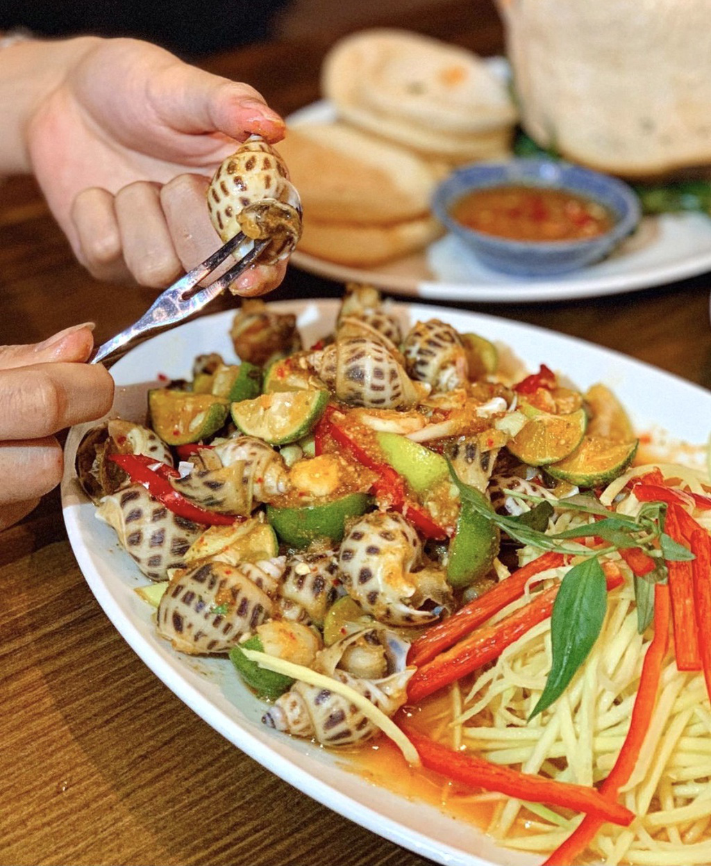 Thưởng thức bữa ăn đ&ecirc;m nhiều m&oacute;n ngon ở TP HCM - Ảnh 12.