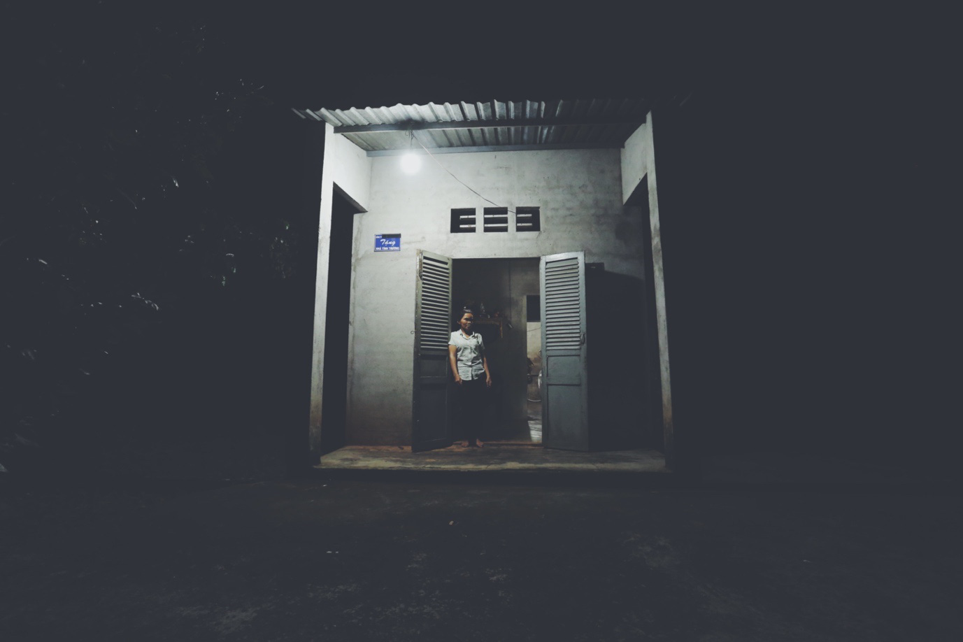 Nh&oacute;i l&ograve;ng cảnh người mẹ bị chất độc da cam gồng m&igrave;nh nu&ocirc;i con trai t&acirc;m thần - Ảnh 8.