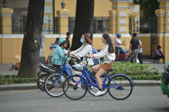 Xe đạp công cộng: Thích thú và... băn khoăn!