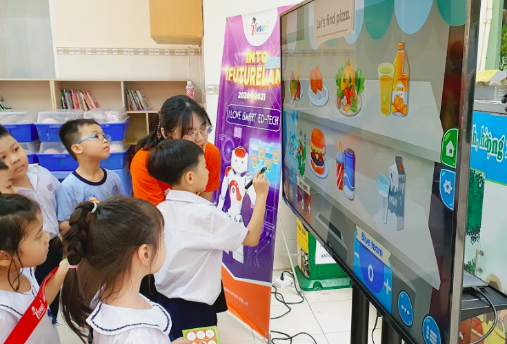 Công bố chương trình hỗ trợ toàn diện giáo viên tiếng Anh