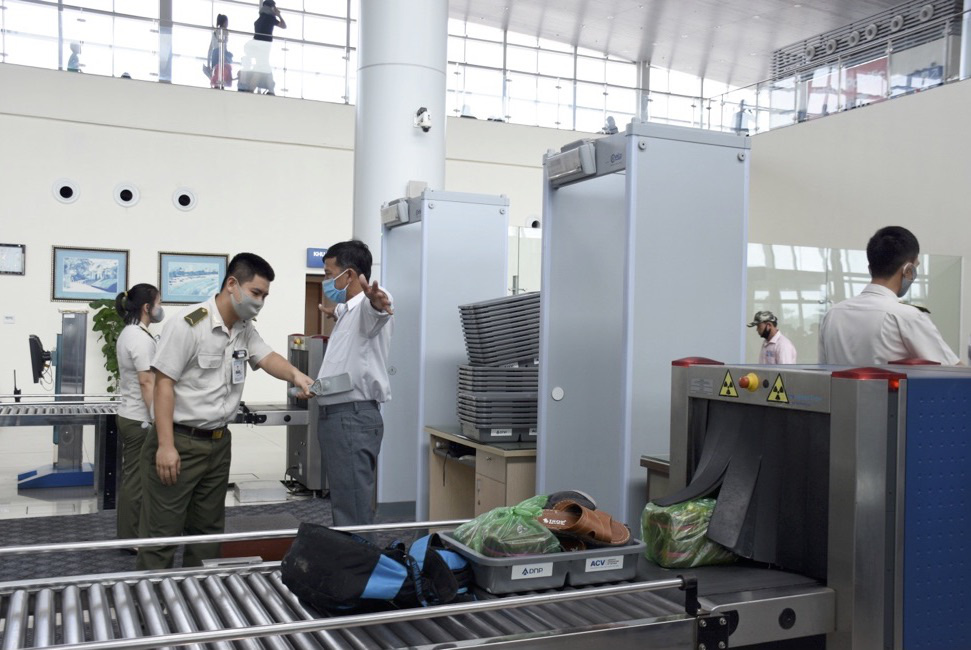 Bị cấm bay 1 năm, mua CMND trong nhà nghỉ để đi máy bay từ Thanh Hóa vào TP HCM