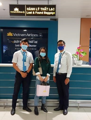 Nữ khách đánh rơi nhẫn kim cương trên máy bay - Ảnh 2.