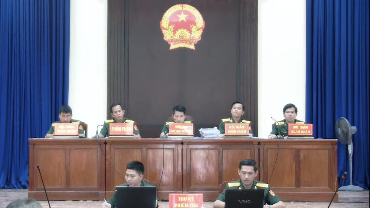 Đồng phạm phản b&aacute;c L&ecirc; Quang Hiếu H&ugrave;ng tại T&ograve;a &aacute;n Qu&acirc;n sự Qu&acirc;n khu 7 - Ảnh 2.