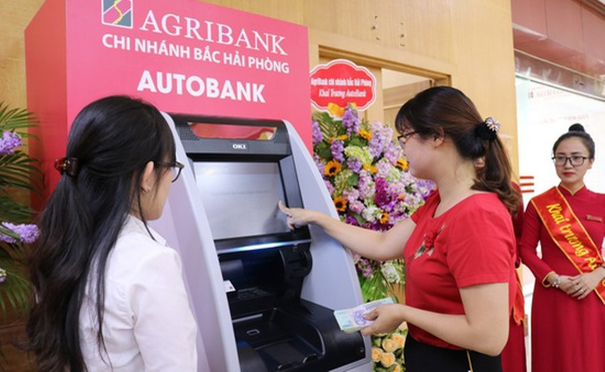 Năm 2020 - Agribank gặt h&aacute;i nhiều giải thưởng trong nước v&agrave; quốc tế - Ảnh 4.