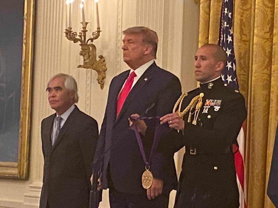 Nhiếp ảnh gia Nick Út được Tổng thống Trump tặng Huân chương Nghệ thuật