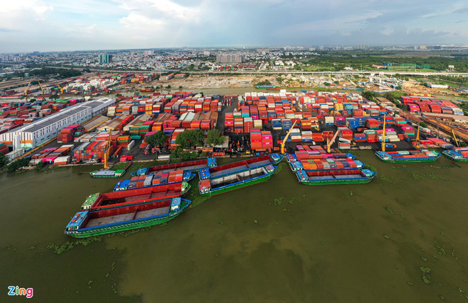 Gi&aacute; thu&ecirc; container rỗng tăng gấp 10 lần - Ảnh 1.