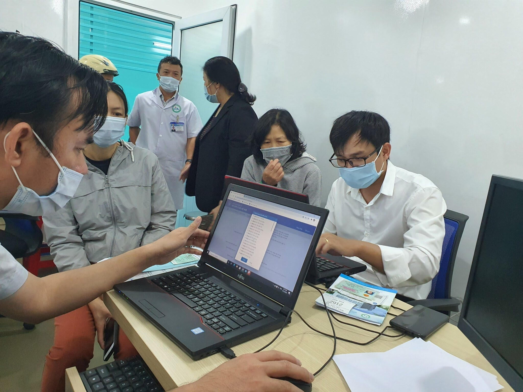 Tiện ích từ ứng dụng bảo hiểm trực tuyến