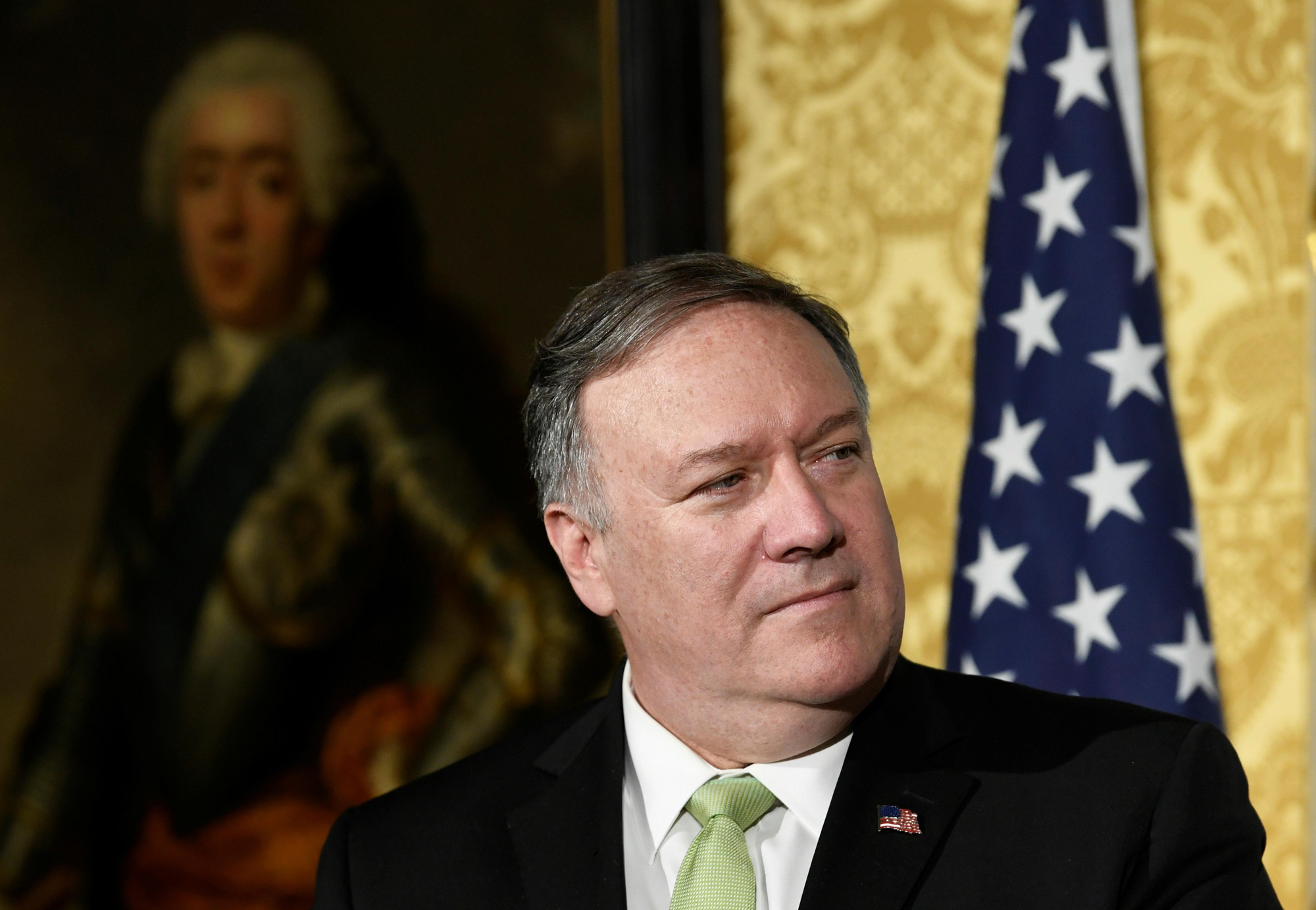 Ngoại trưởng Pompeo bảo vệ Tổng thống Trump đến phút chót?