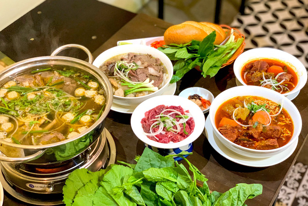 Bữa s&aacute;ng ấm bụng cho ng&agrave;y trở lạnh ở TP HCM - Ảnh 1.