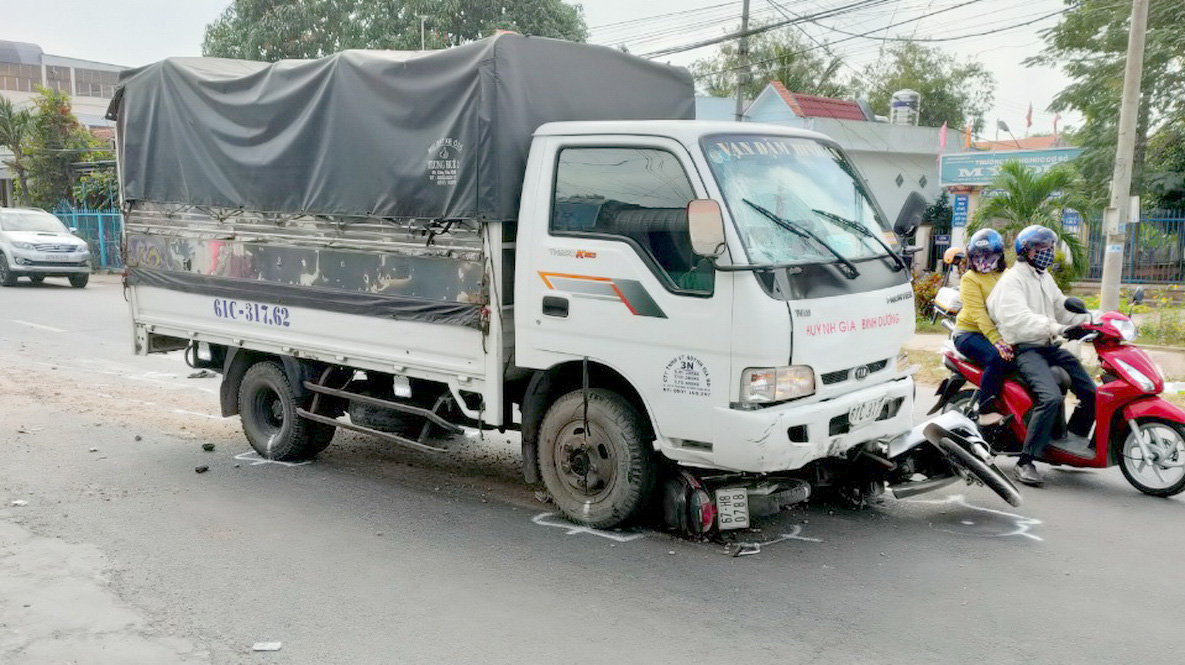 Tài xế ngủ gật, xe tải tông nhiều học sinh trên Quốc lộ 91