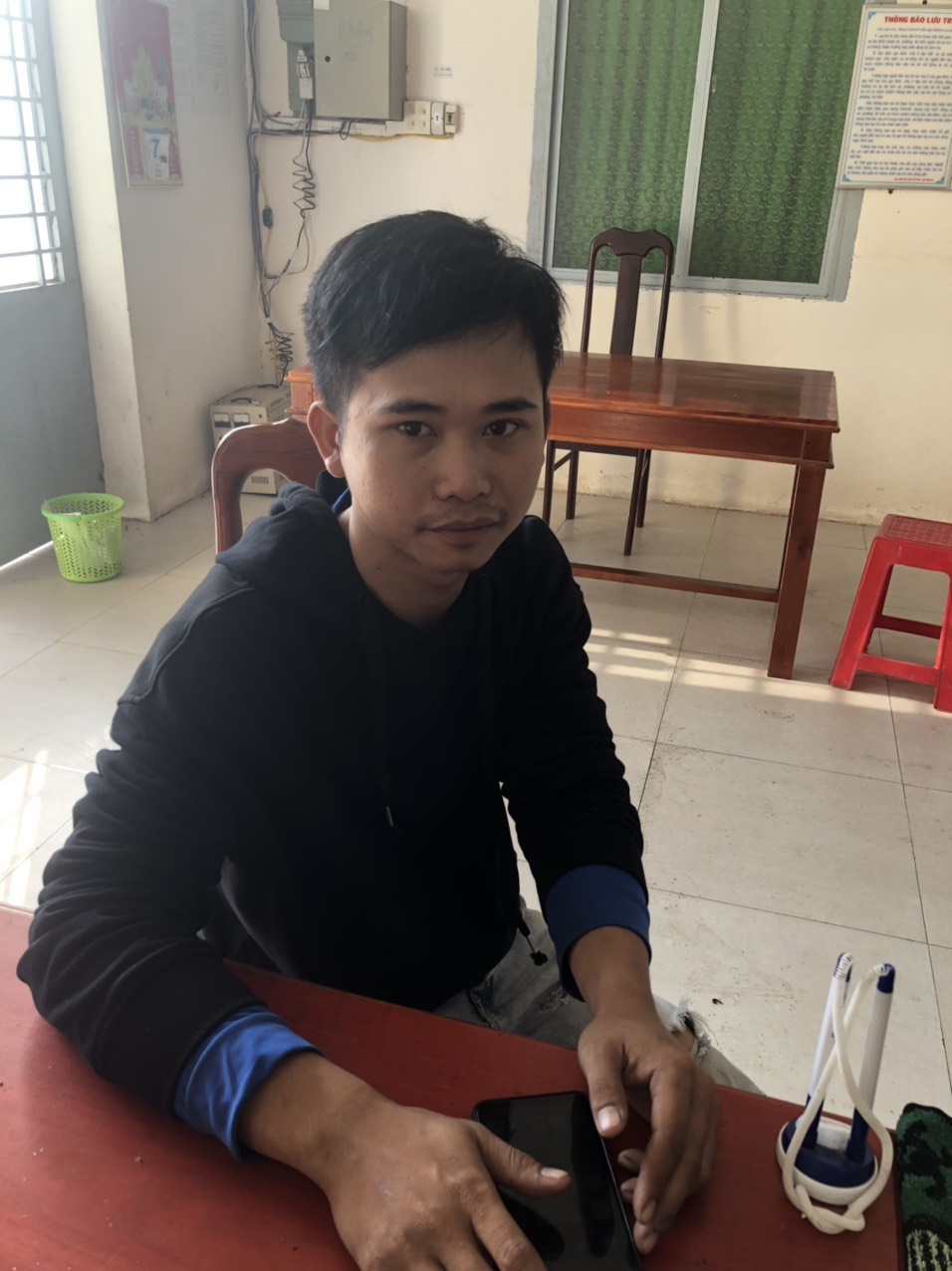 T&agrave;i xế ngủ gật, xe tải t&ocirc;ng nhiều học sinh tr&ecirc;n Quốc lộ 91 - Ảnh 2.