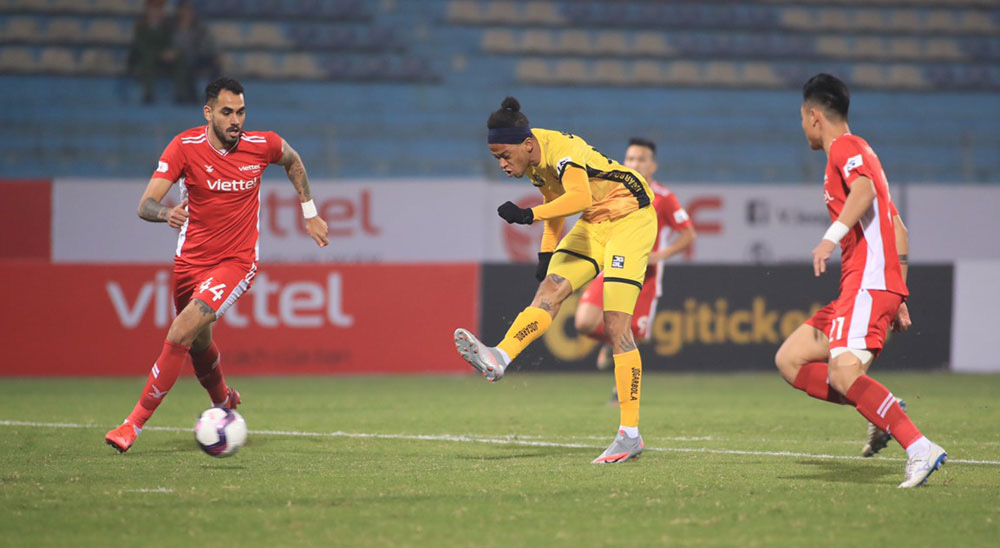 Đương kim v&ocirc; địch Viettel thua sốc ở v&ograve;ng 1 V-League 2021 - Ảnh 2.