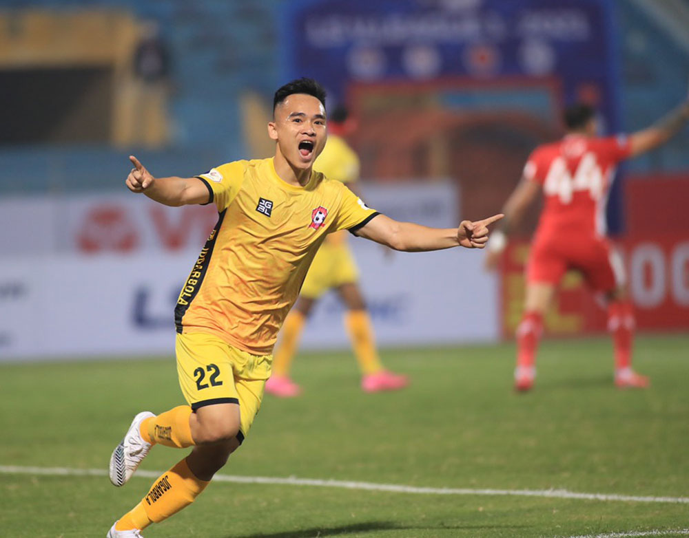 Đương kim v&ocirc; địch Viettel thua sốc ở v&ograve;ng 1 V-League 2021 - Ảnh 4.