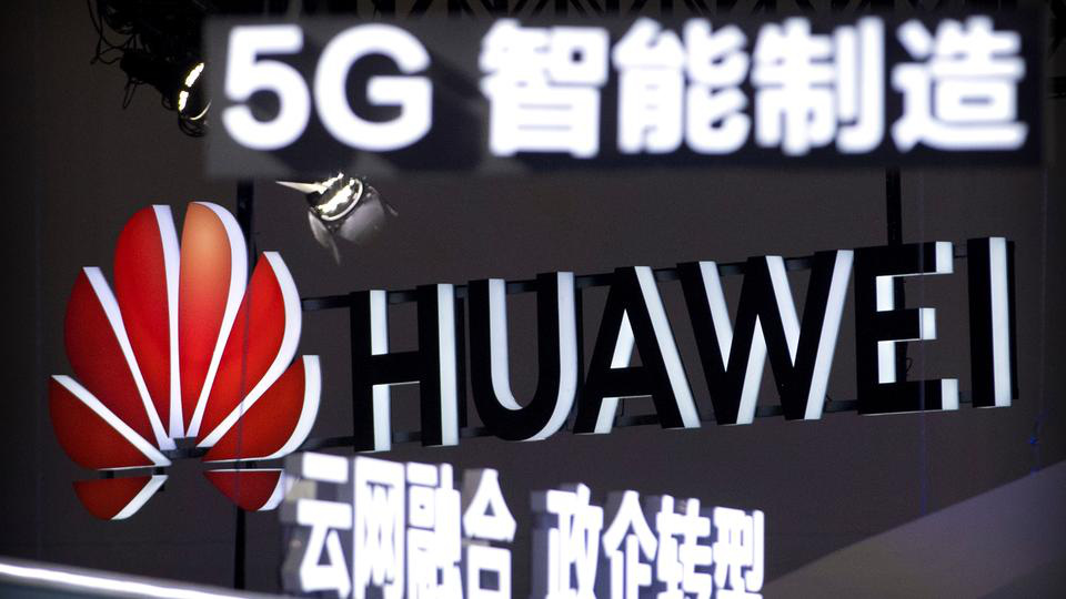 Tổng thống Trump bồi đòn cuối lên Huawei