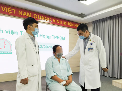 Tai nạn trên... bàn ăn