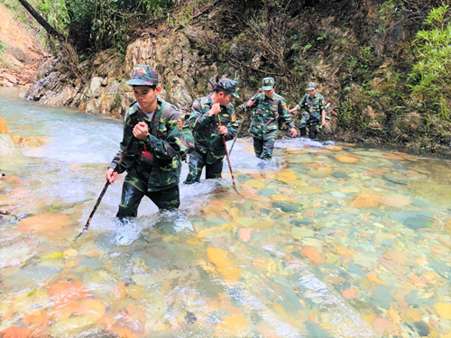 BẢO VỆ VÙNG BIÊN, VÌ BÌNH YÊN CỦA TỔ QUỐC (*): Ăn rừng nằm núi, sá gì hiểm nguy! - Ảnh 2.