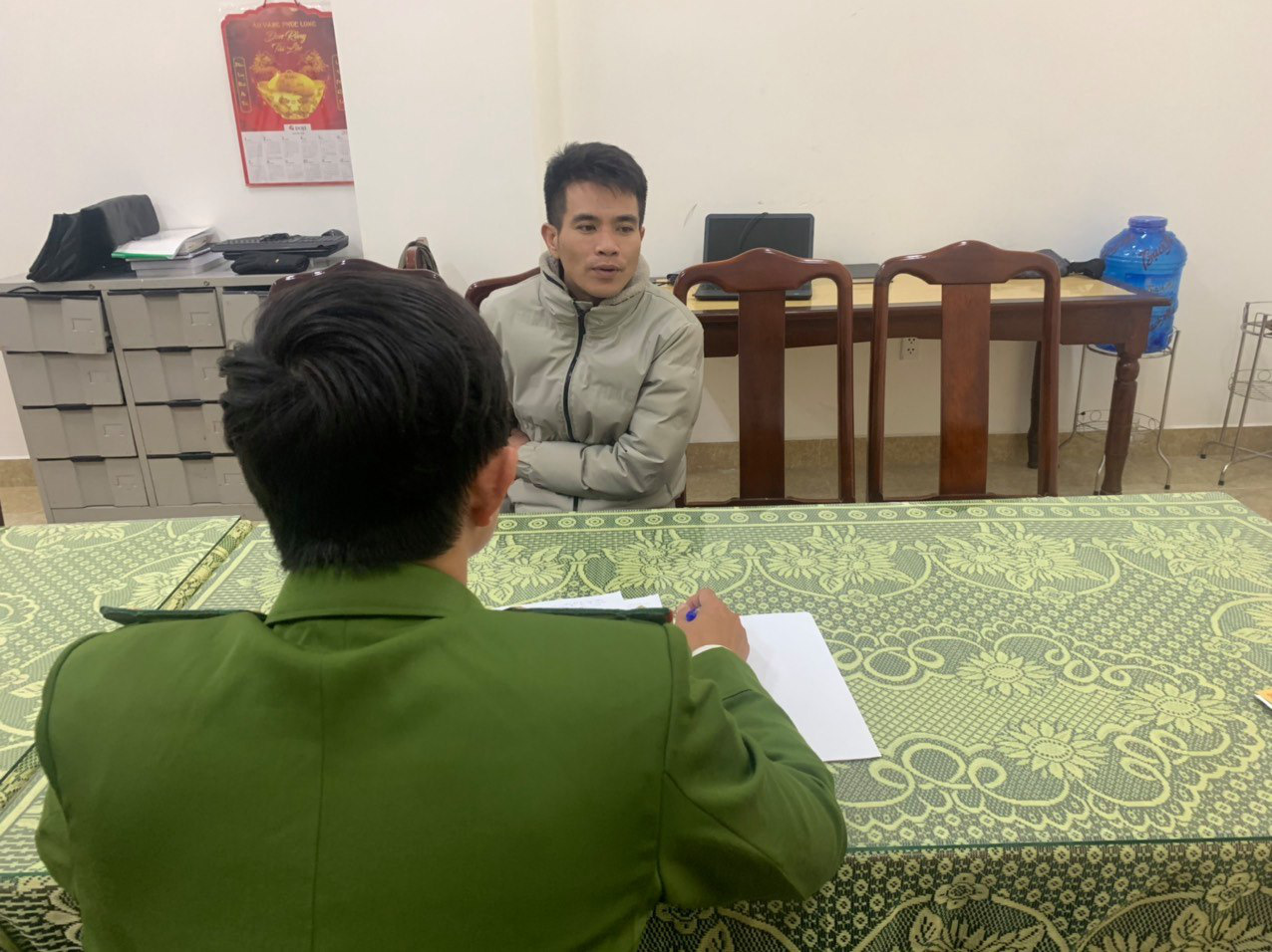 C&ocirc;ng an Thừa Thi&ecirc;n - Huế bắt giữ đối tượng vận chuyển lượng lớn ma tu&yacute; - Ảnh 1.