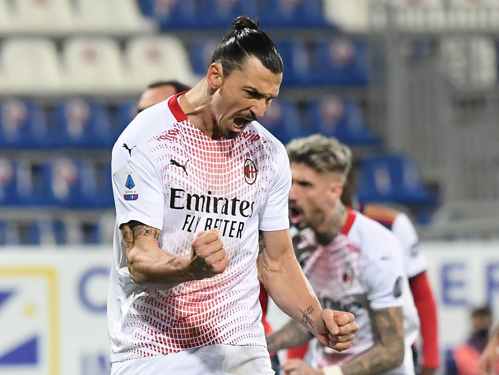 Ibrahimovic hâm nóng cuộc đua "song mã" Serie A