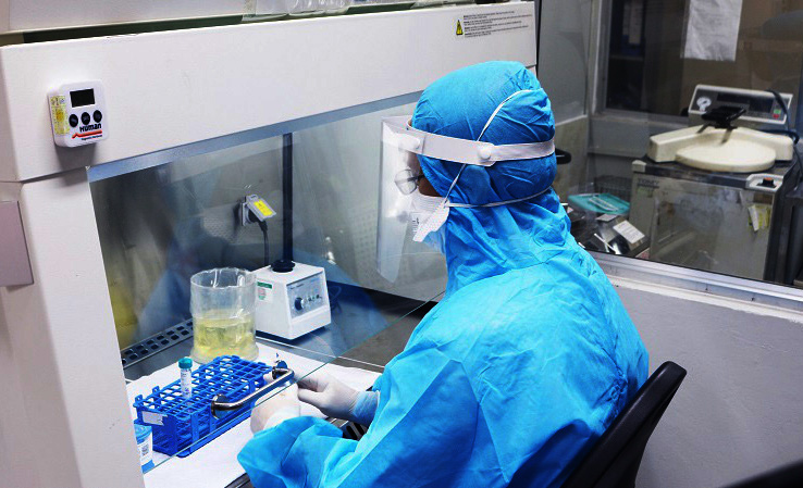 Việt Nam ph&aacute;t hiện bệnh nh&acirc;n đầu ti&ecirc;n nhiễm biến thể mới của chủng virus SARS-CoV-2 ở Anh - Ảnh 1.