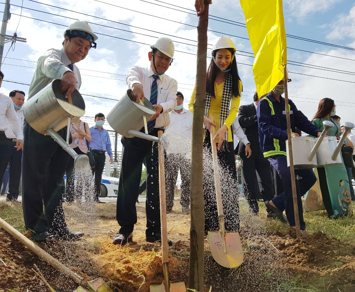 Thủ tướng Nguyễn Xuân Phúc khen tỉnh Bến Tre trồng 10 triệu cây xanh
