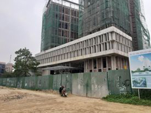 Tai nạn ở c&ocirc;ng tr&igrave;nh trụ sở Sở T&agrave;i ch&iacute;nh Nghệ An, h&agrave;ng chục người bị thương - Ảnh 4.
