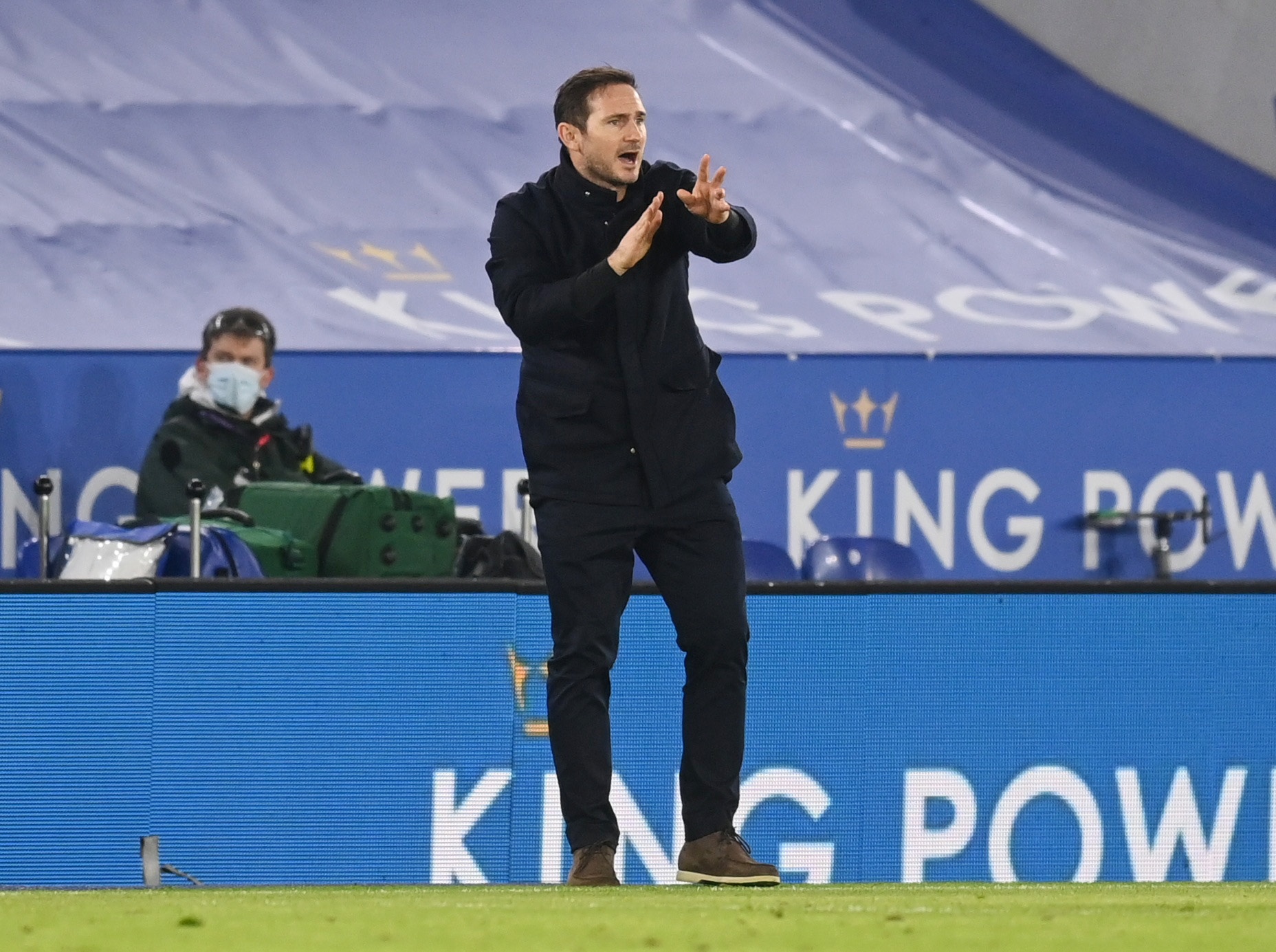 Hạ gục Chelsea, Leicester soán ngôi đầu Ngoại hạng Anh - Ảnh 1.