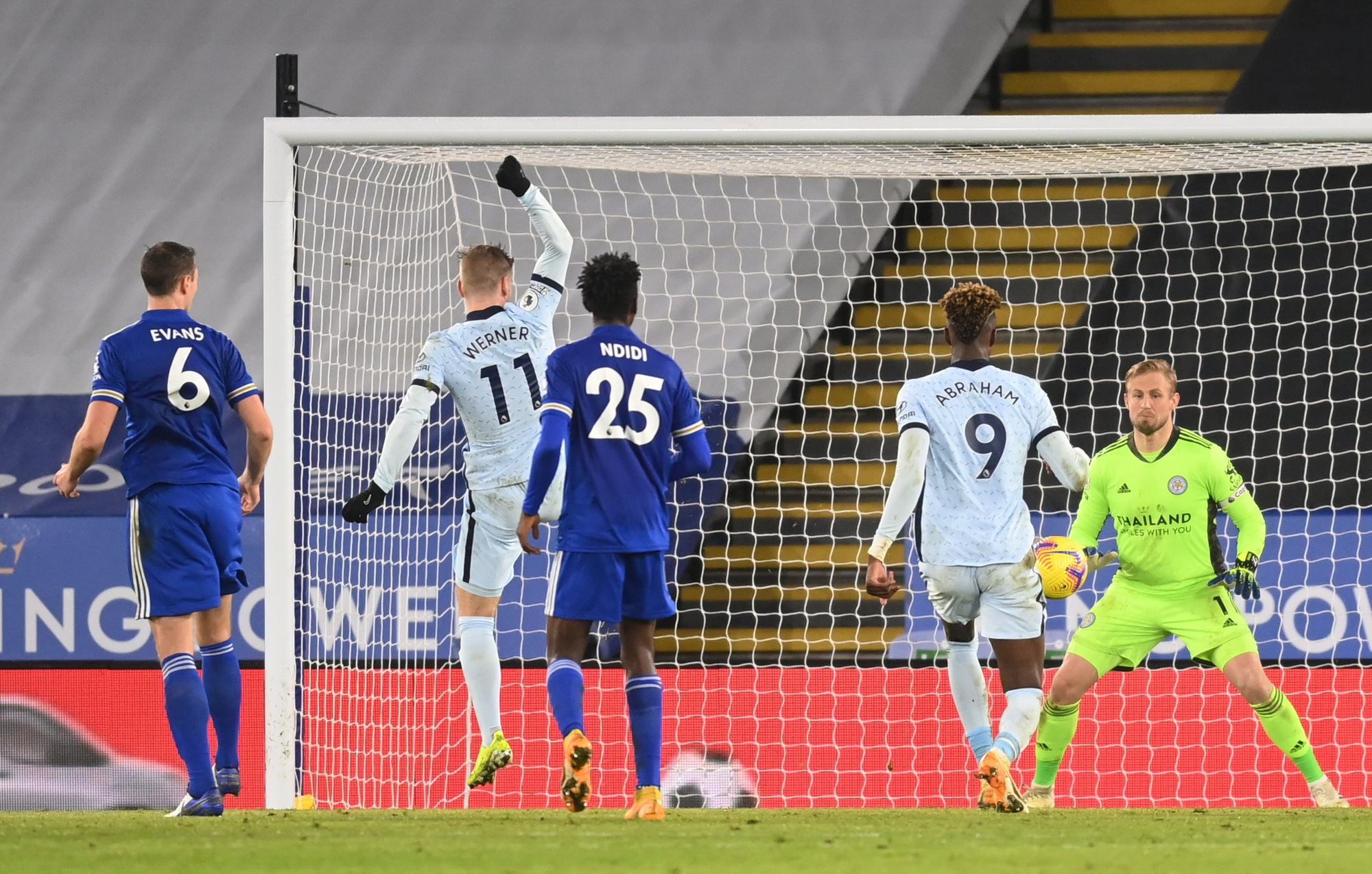 Hạ gục Chelsea, Leicester soán ngôi đầu Ngoại hạng Anh - Ảnh 7.