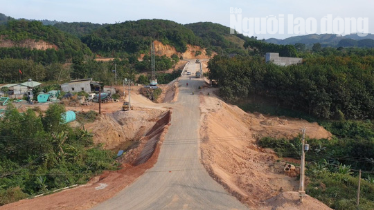 Dừng ngay việc ngang nhiên lập chốt thu tiền xe qua cầu đang xây dựng - Ảnh 8.