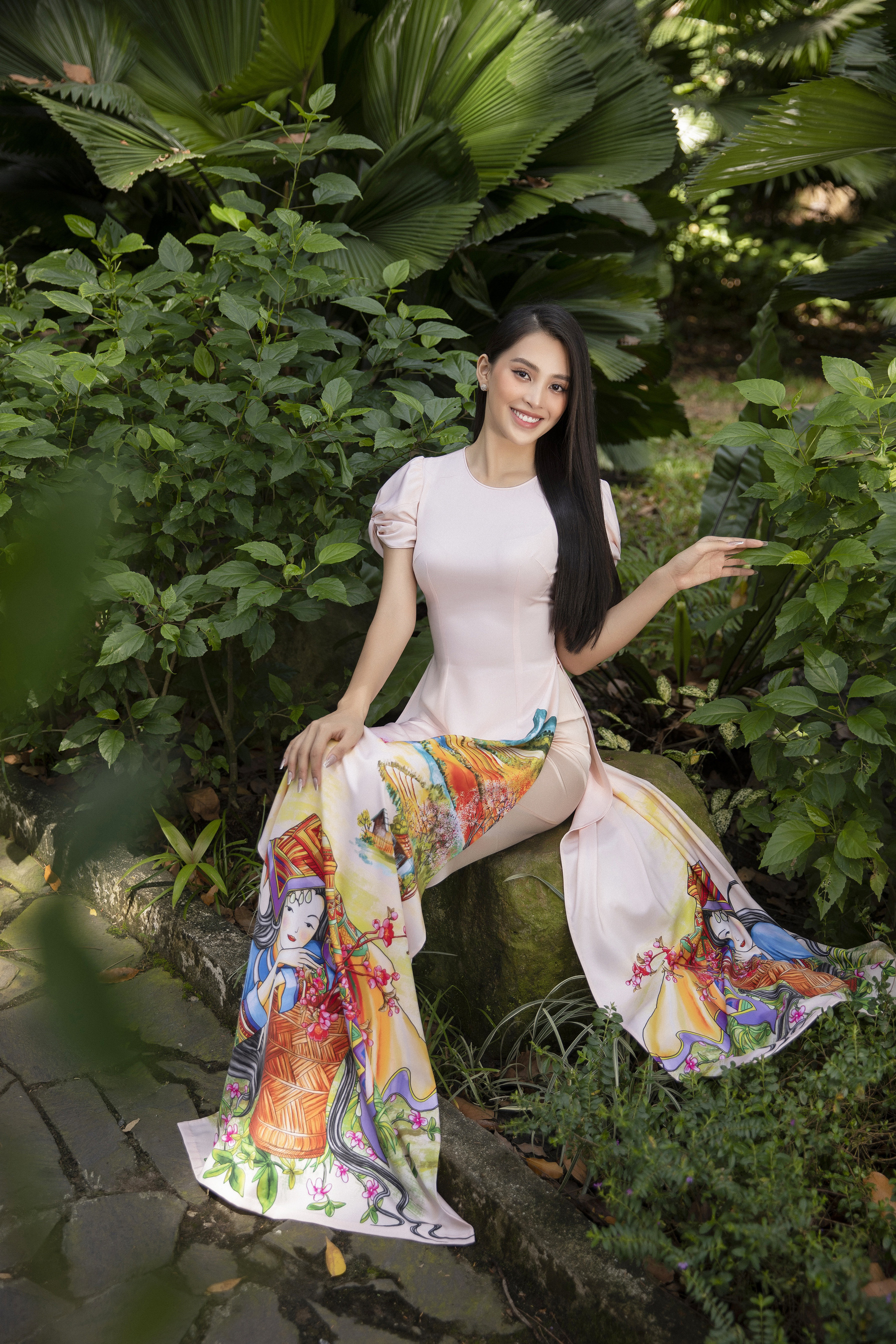 Trần Tiểu Vy xứng danh mỹ nh&acirc;n - Ảnh 14.