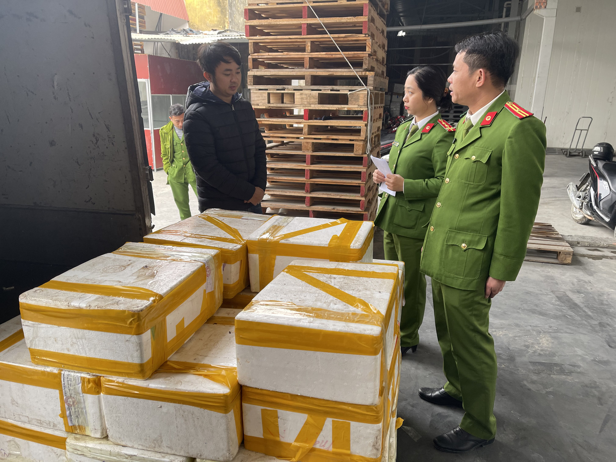 Thu mua 2,5 tạ cá khoai ướp phoóc-môn từ Quảng Bình về Thanh Hóa tiêu thụ - Ảnh 1.