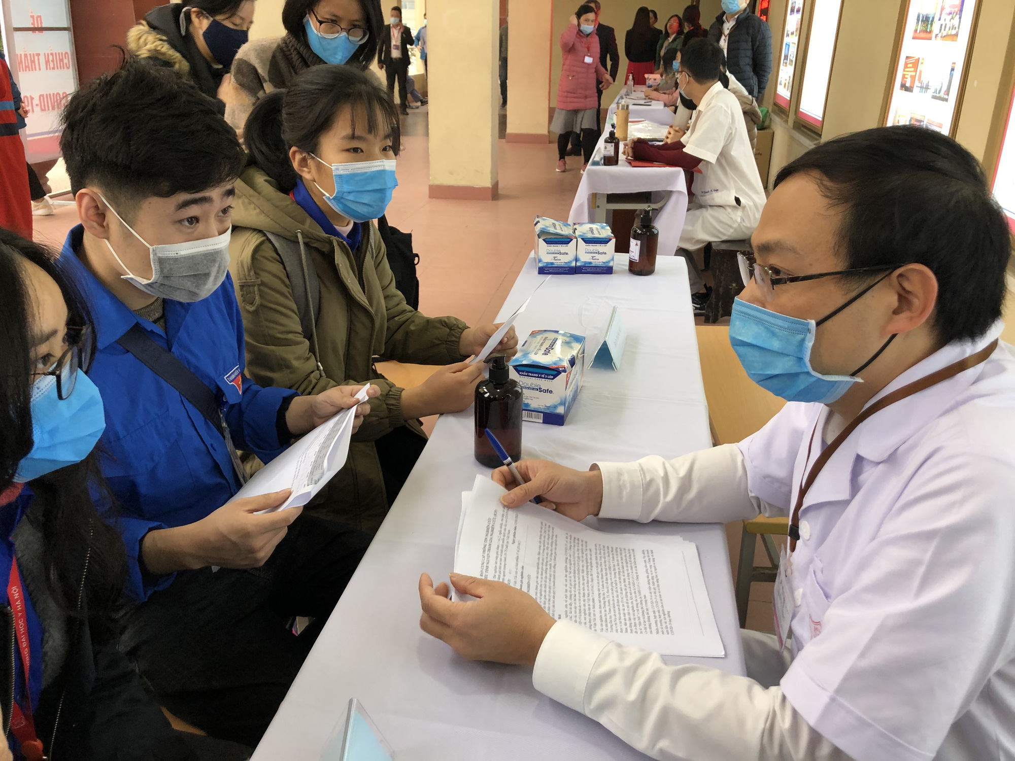 Tuyển 120 t&igrave;nh nguyện vi&ecirc;n ti&ecirc;m thử nghiệm vắc-xin Covid-19 thứ 2 - Ảnh 10.