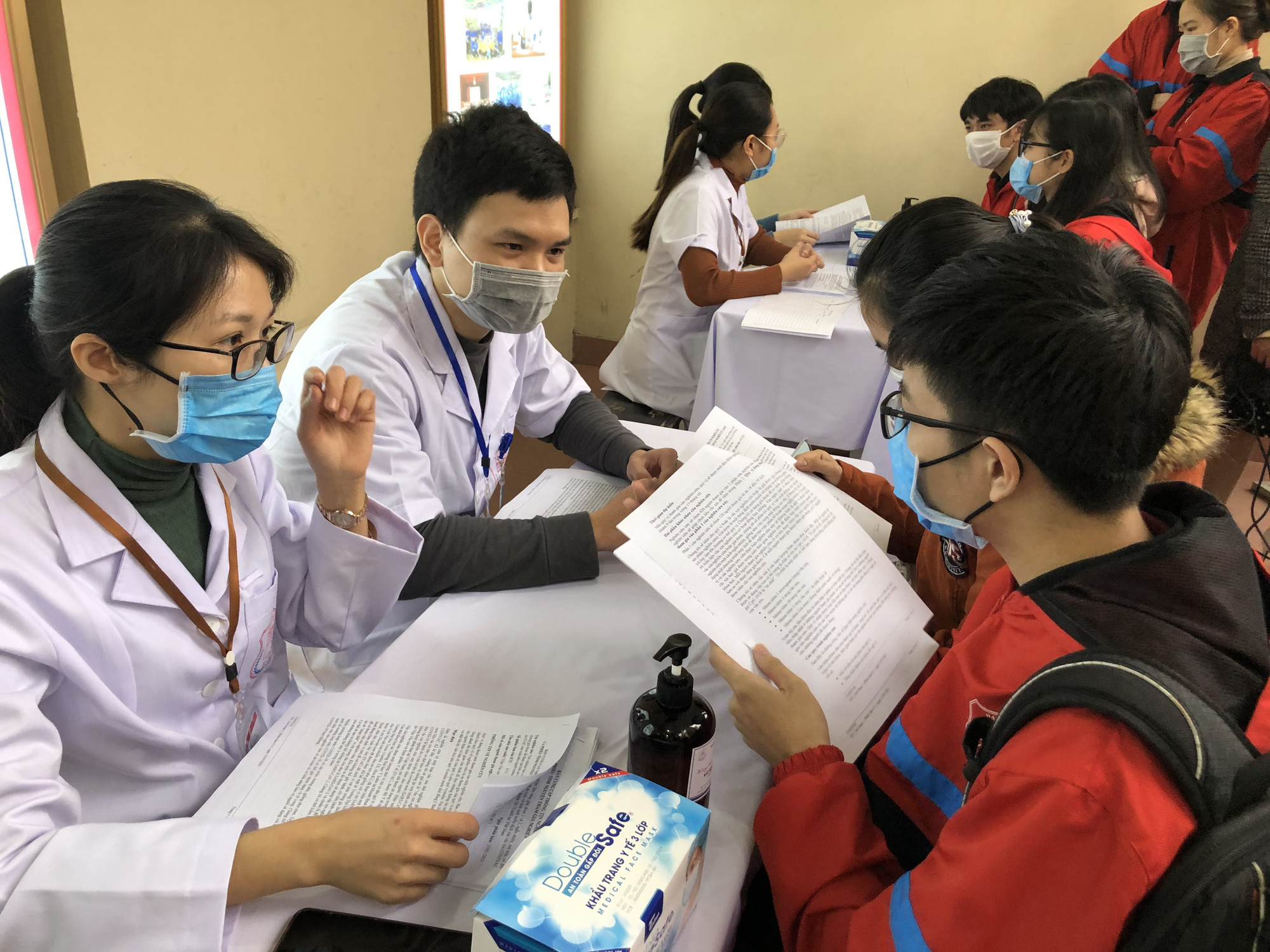 Tuyển 120 t&igrave;nh nguyện vi&ecirc;n ti&ecirc;m thử nghiệm vắc-xin Covid-19 thứ 2 - Ảnh 8.