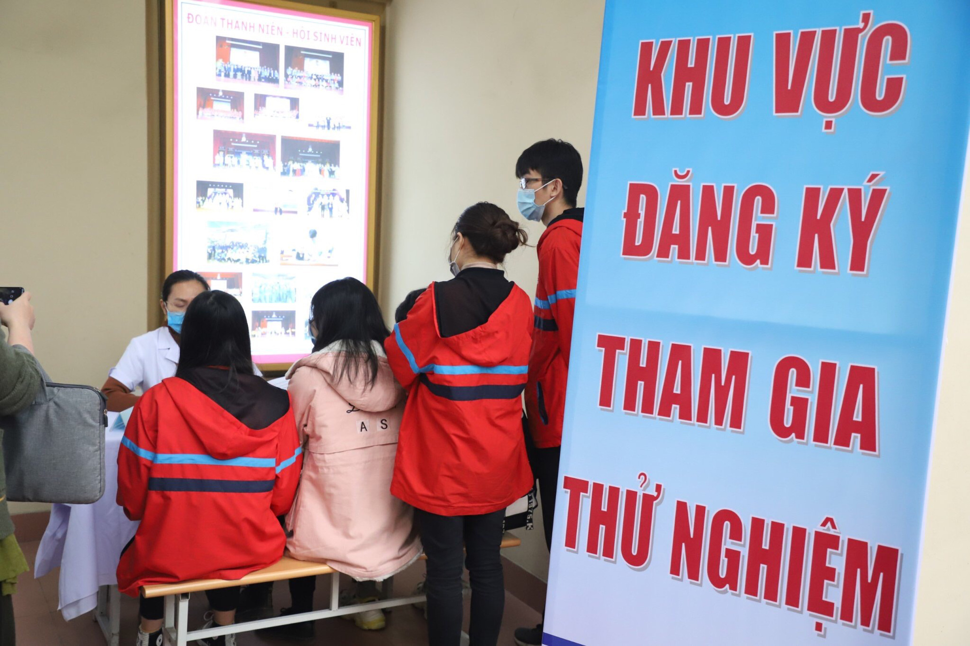 Tuyển 120 t&igrave;nh nguyện vi&ecirc;n ti&ecirc;m thử nghiệm vắc-xin Covid-19 thứ 2 - Ảnh 6.