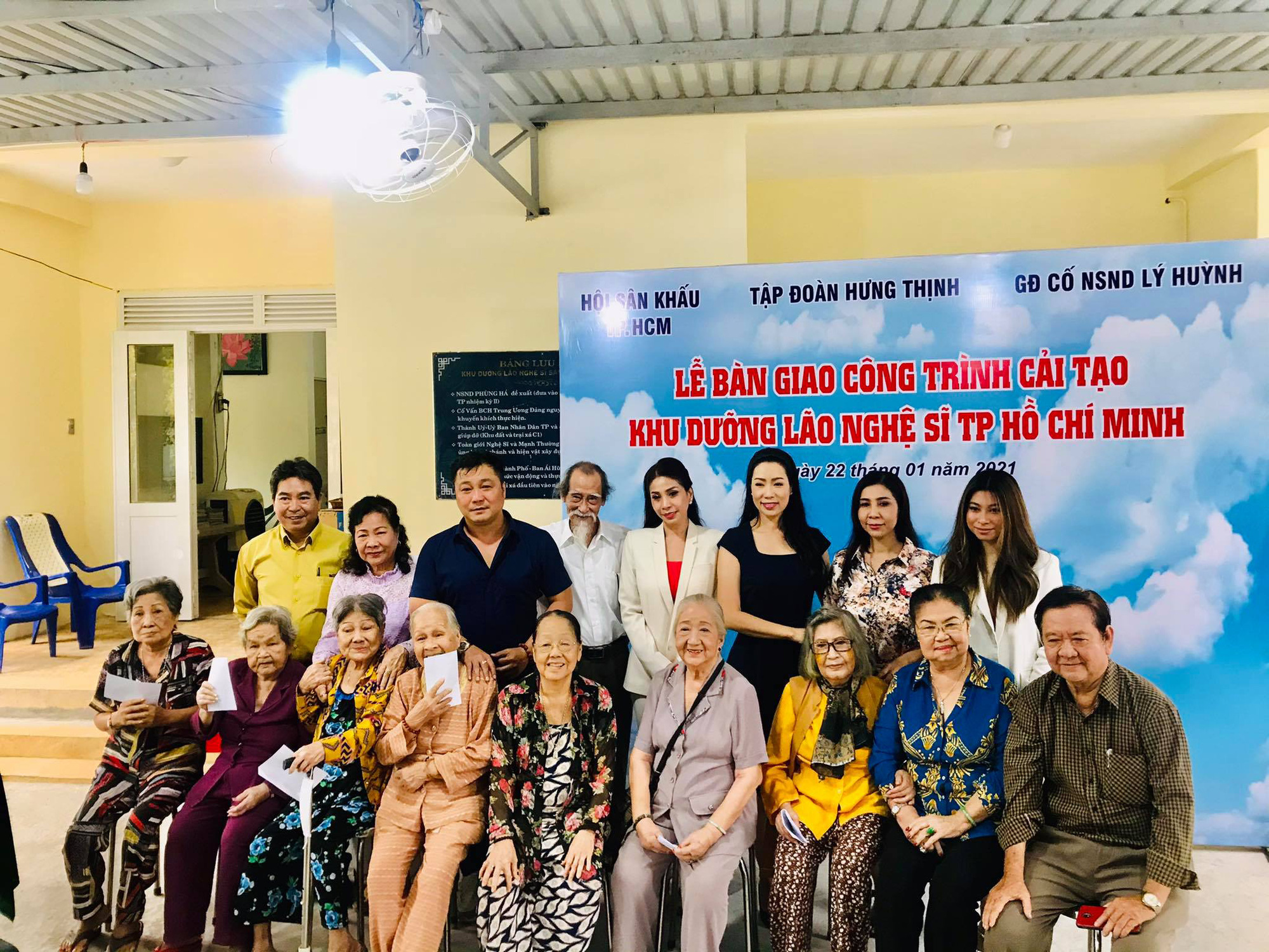 L&yacute; H&ugrave;ng, L&yacute; Hương nghẹn ng&agrave;o trong lễ b&agrave;n giao c&ocirc;ng tr&igrave;nh Khu dưỡng l&atilde;o nghệ sĩ - Ảnh 4.
