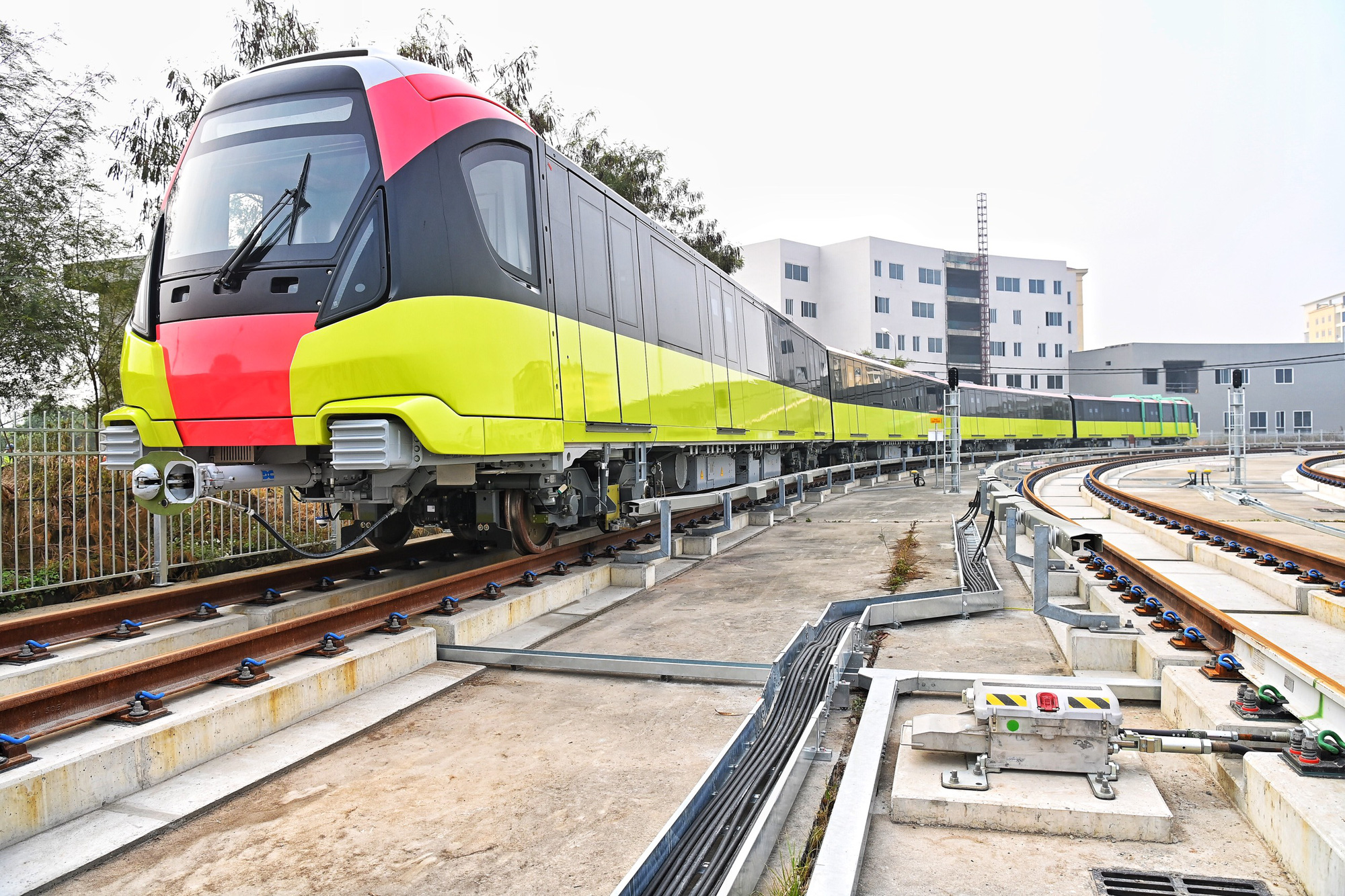 Cận cảnh t&agrave;u tuyến metro Nhổn-ga H&agrave; Nội chạy thử 5 km - Ảnh 2.
