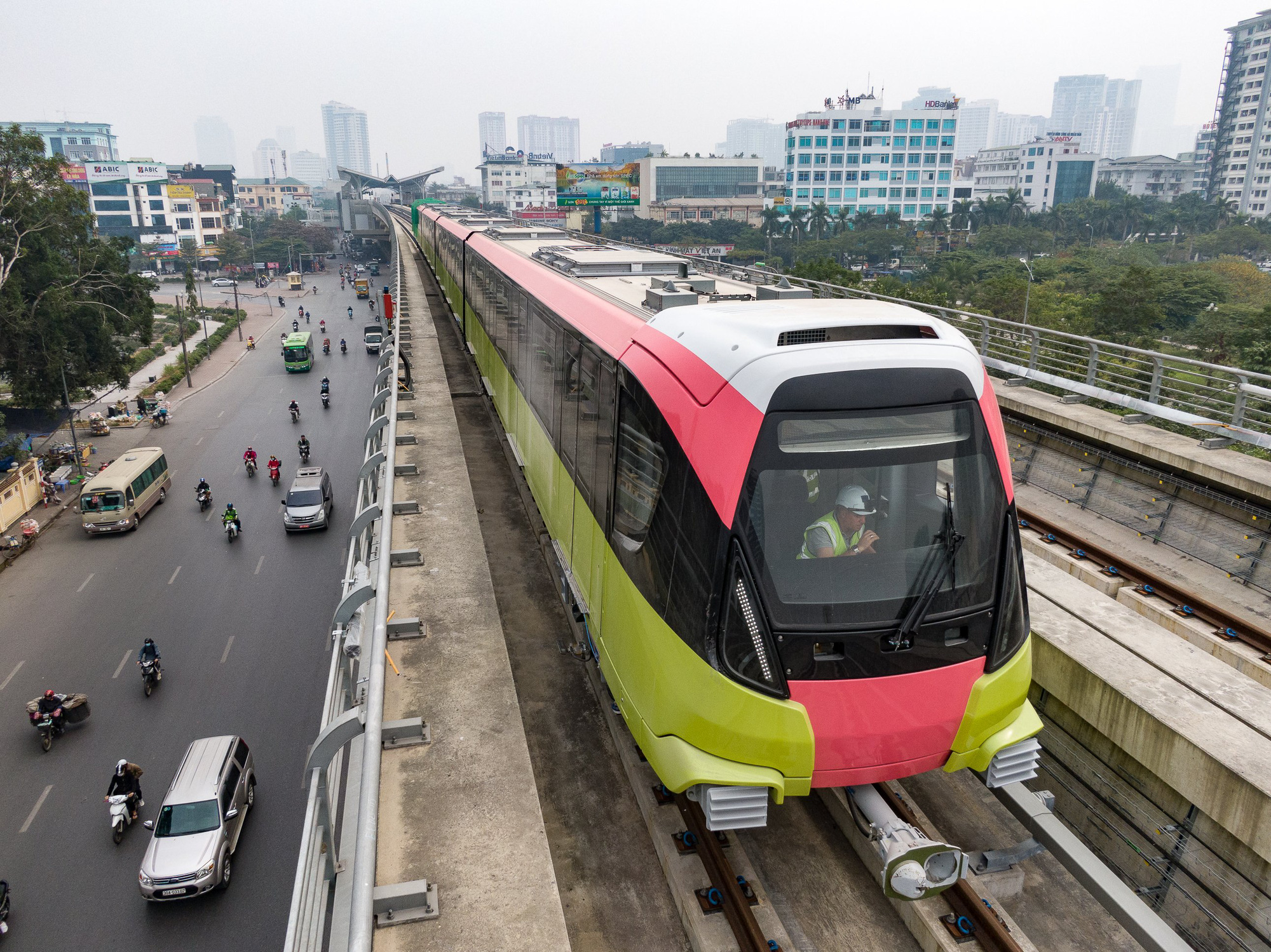 Cận cảnh t&agrave;u tuyến metro Nhổn-ga H&agrave; Nội chạy thử 5 km - Ảnh 4.