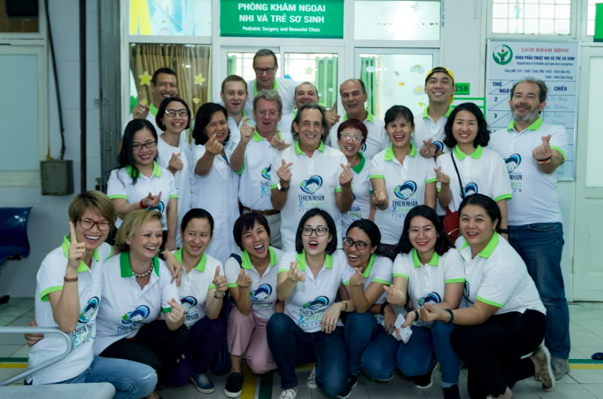 Hơn 60 bệnh nhi bị khuyết tật cơ quan sinh dục được kh&aacute;m, tư vấn - Ảnh 2.
