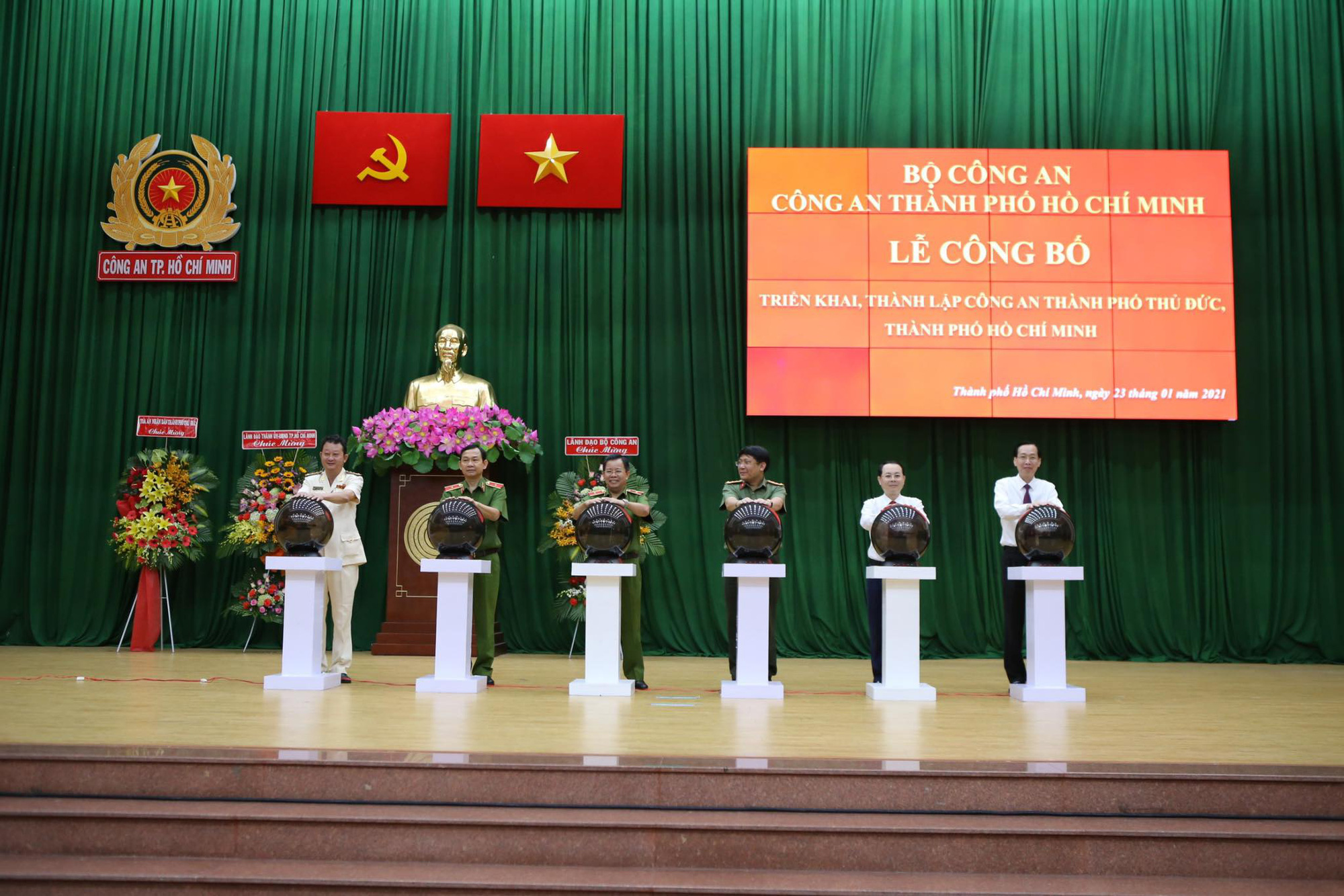 Đại t&aacute; Nguyễn Ho&agrave;ng Thắng giữ chức trưởng C&ocirc;ng an TP Thủ Đức - Ảnh 3.